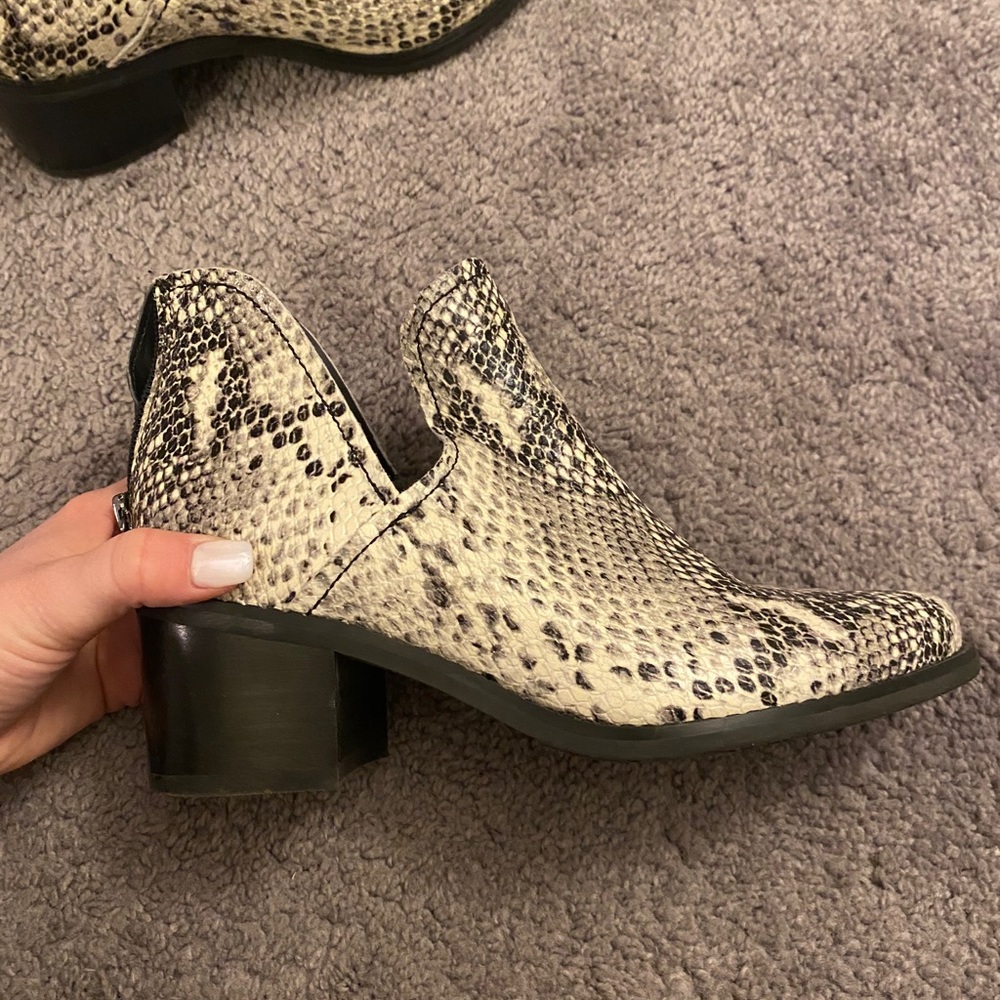 Blondo Waterproof Booties